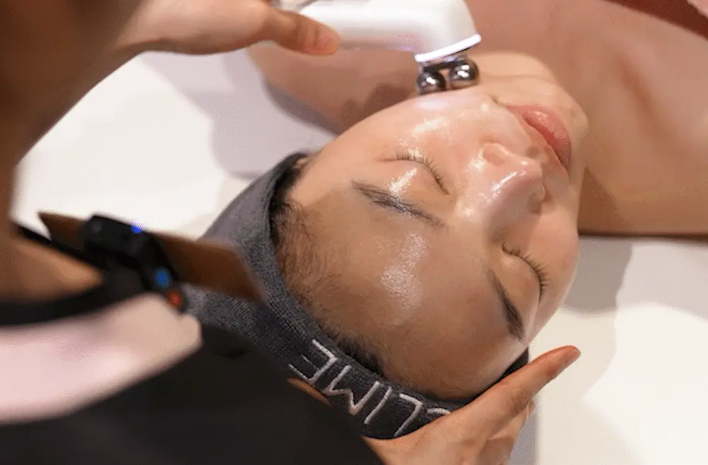 Cclime Prospin Facial Countouring & Firming Massage Device Cosmetic device 28 Years of Professional Esthetic Expertise, Built Into One Device. Prospin is a professional facial massage device actually used for contouring treatments at Cclime Esthetic salons, bringing 28 years of expertise in Korean facial massage techniques into your skincare routine. Designed to care for defined facial contours and inner-to-outer firmness at the same time. 1. TRIPLE 3 Titanium Tri-Ball Three titanium balls work together to provide targeted massage and contouring care. 2. 5-CROSS 5-Way Cross Frequency Five crossed frequency modes for enhanced, multidimensional treatment. 3. DUAL Dual Contour & Firming Care Designed to support both facial contouring and firming care for a more sculpted, lifted-looking appearance. Cclime Prospin — Professional Contouring Care, Powered by 28 Years of Expertise.