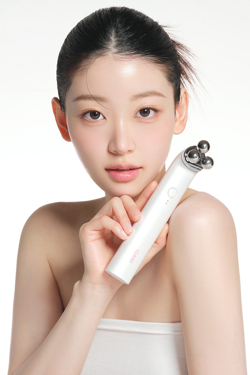 Cclime Prospin Facial Countouring & Firming Massage Device Cosmetic device 28 Years of Professional Esthetic Expertise, Built Into One Device. Prospin is a professional facial massage device actually used for contouring treatments at Cclime Esthetic salons, bringing 28 years of expertise in Korean facial massage techniques into your skincare routine. Designed to care for defined facial contours and inner-to-outer firmness at the same time. 1. TRIPLE 3 Titanium Tri-Ball Three titanium balls work together to provide targeted massage and contouring care. 2. 5-CROSS 5-Way Cross Frequency Five crossed frequency modes for enhanced, multidimensional treatment. 3. DUAL Dual Contour & Firming Care Designed to support both facial contouring and firming care for a more sculpted, lifted-looking appearance. Cclime Prospin — Professional Contouring Care, Powered by 28 Years of Expertise.