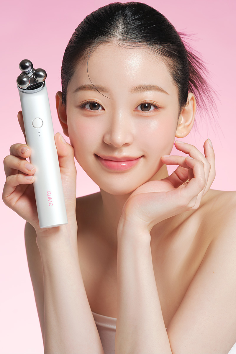 Cclime Prospin Facial Countouring & Firming Massage Device Cosmetic device 28 Years of Professional Esthetic Expertise, Built Into One Device. Prospin is a professional facial massage device actually used for contouring treatments at Cclime Esthetic salons, bringing 28 years of expertise in Korean facial massage techniques into your skincare routine. Designed to care for defined facial contours and inner-to-outer firmness at the same time. 1. TRIPLE 3 Titanium Tri-Ball Three titanium balls work together to provide targeted massage and contouring care. 2. 5-CROSS 5-Way Cross Frequency Five crossed frequency modes for enhanced, multidimensional treatment. 3. DUAL Dual Contour & Firming Care Designed to support both facial contouring and firming care for a more sculpted, lifted-looking appearance. Cclime Prospin — Professional Contouring Care, Powered by 28 Years of Expertise.